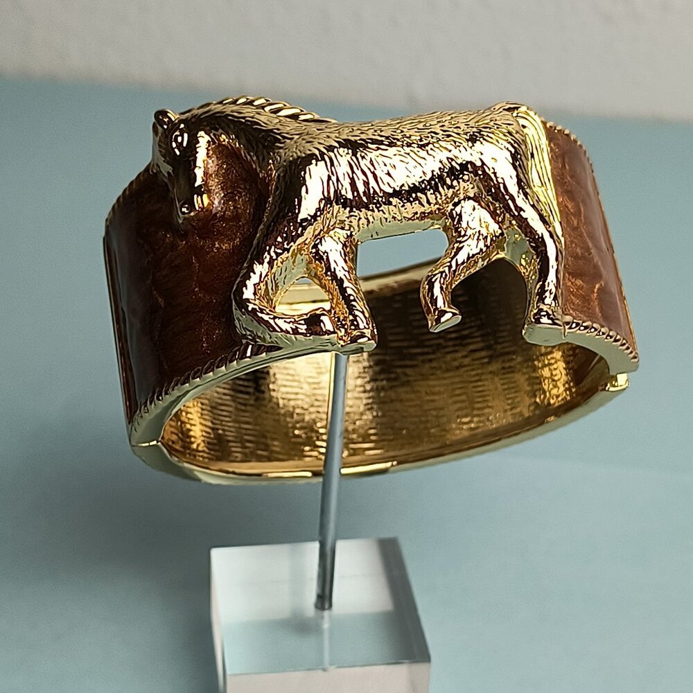 Western Glam Dripping Oil Oval Mustang horse Hinged Cuff Bangle Clamper Cuff